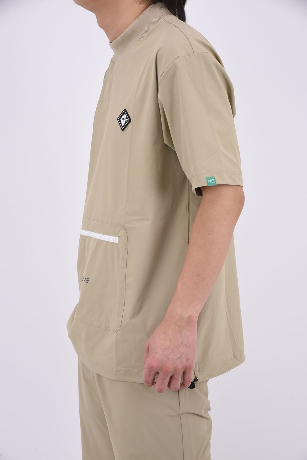 【26SS】 OZ MOCK / ストレッチナイロン カンガルーポケット モックネックTシャツ (ベージュ)