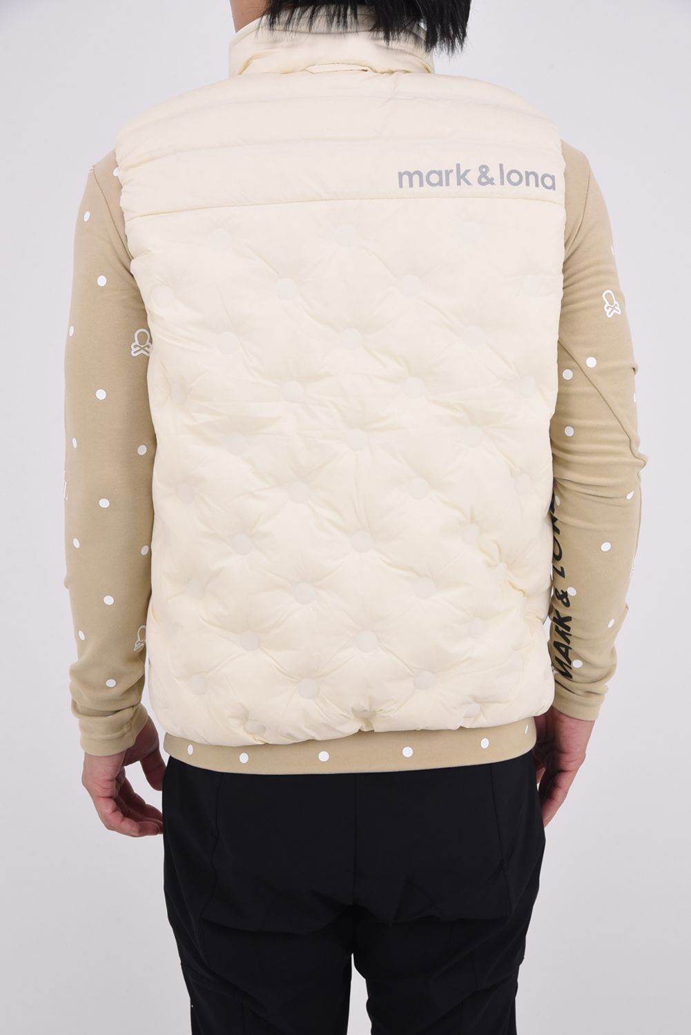 【2025AW】 SYNK SEAMLESS DOWN VEST / ドットパターンシームレス ダウンベスト (オフホワイト)