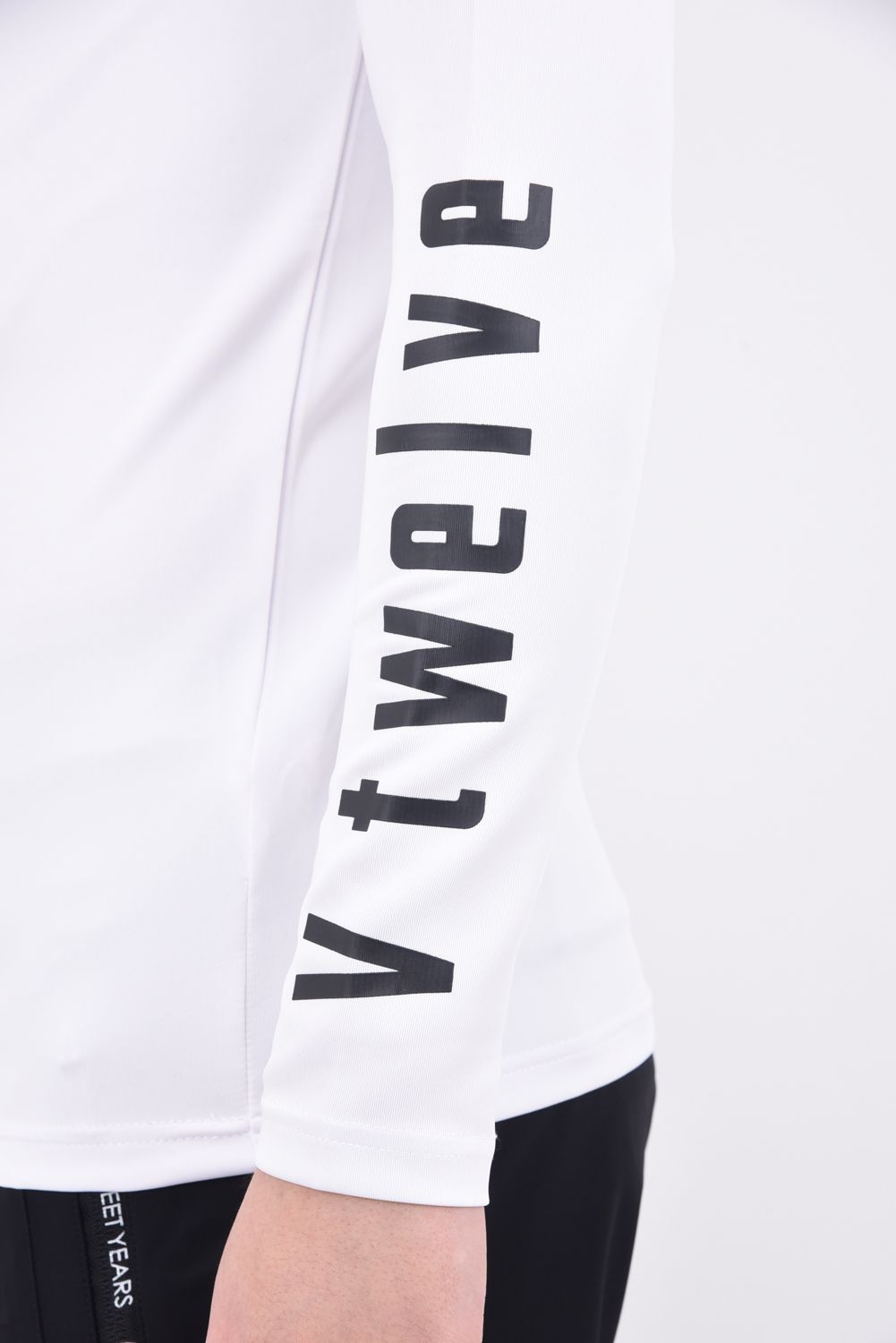 【期間限定ポイント10倍】LOGO INNER MOCK / 接触冷感 インナーモックネック Tシャツ (ホワイト)