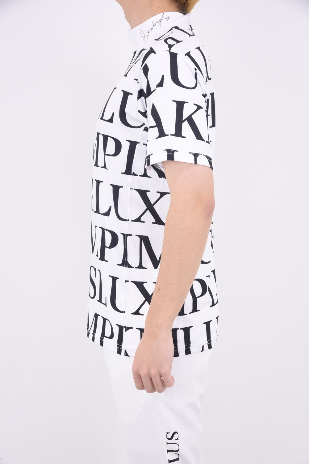 HORIZONTAL PATTERN MOCK NECK T-SHIRTS / 総柄ロゴ モックネック 半袖Tシャツ (ホワイト)