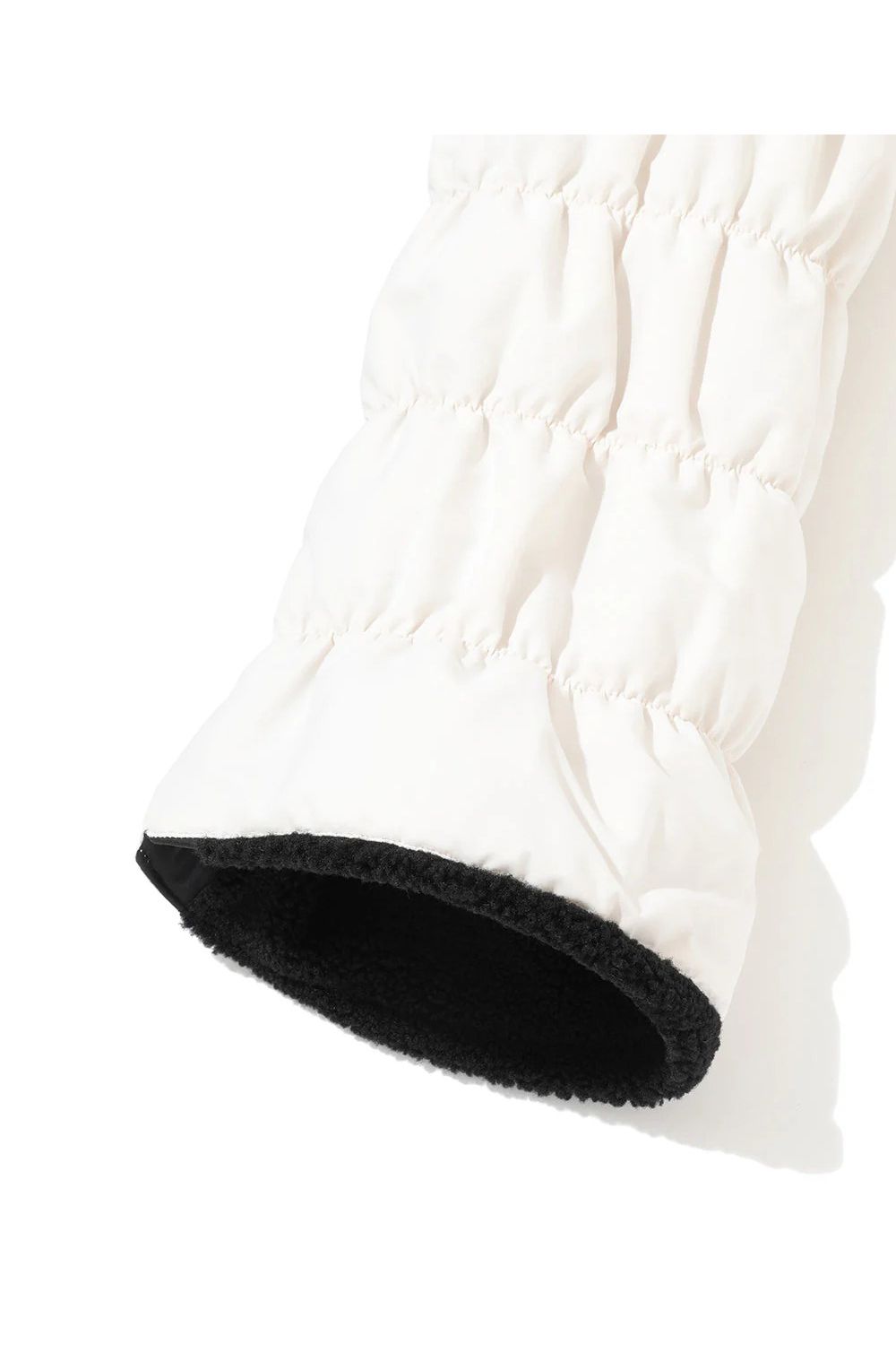 NODE PUFFY ZIP ON LEG WARMERS / サークルスカル刺繍 裏ボア レッグウォーマー (ホワイト)