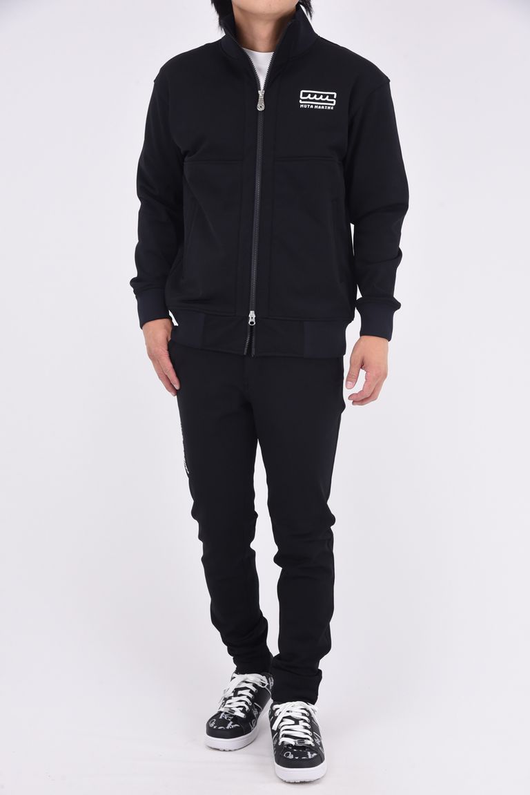 ※ブルゾンは別売りとなります。