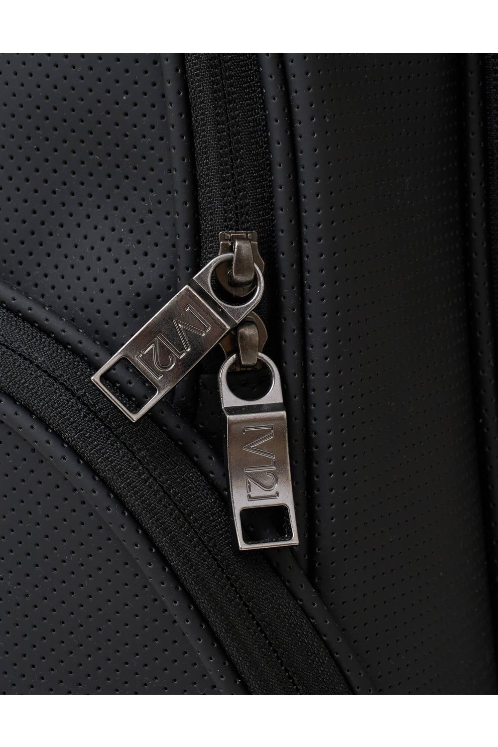 【26AW】 ESSENTIAL CADDY / パンチングレザー ブランドロゴ スタンドタイプ キャディバッグ (ブラック）