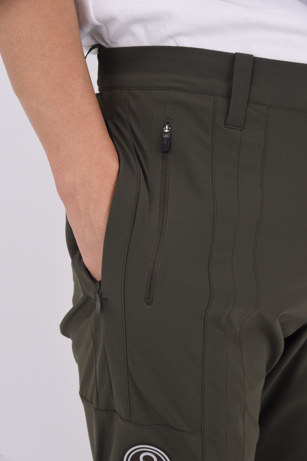 【2025AW】 S.I.D HYPER STRETCH PANTS / リフレクターロゴプリント シリコンワッペン テクニカルロングパンツ (カーキ)