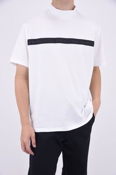 SLEEVE LOGO HIGH NECK RELAXED FIT / スリーブ ロゴ リラックスフィット モックネック (ホワイト)