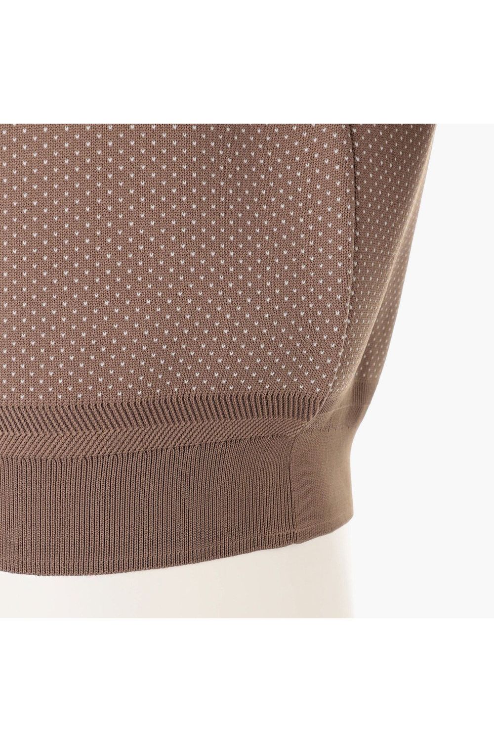 【26AW】 MEN’S BIRDS EYE KNIT CREWNECK / バーズアイパターン ブランドロゴ クルーネックニット (モカ)