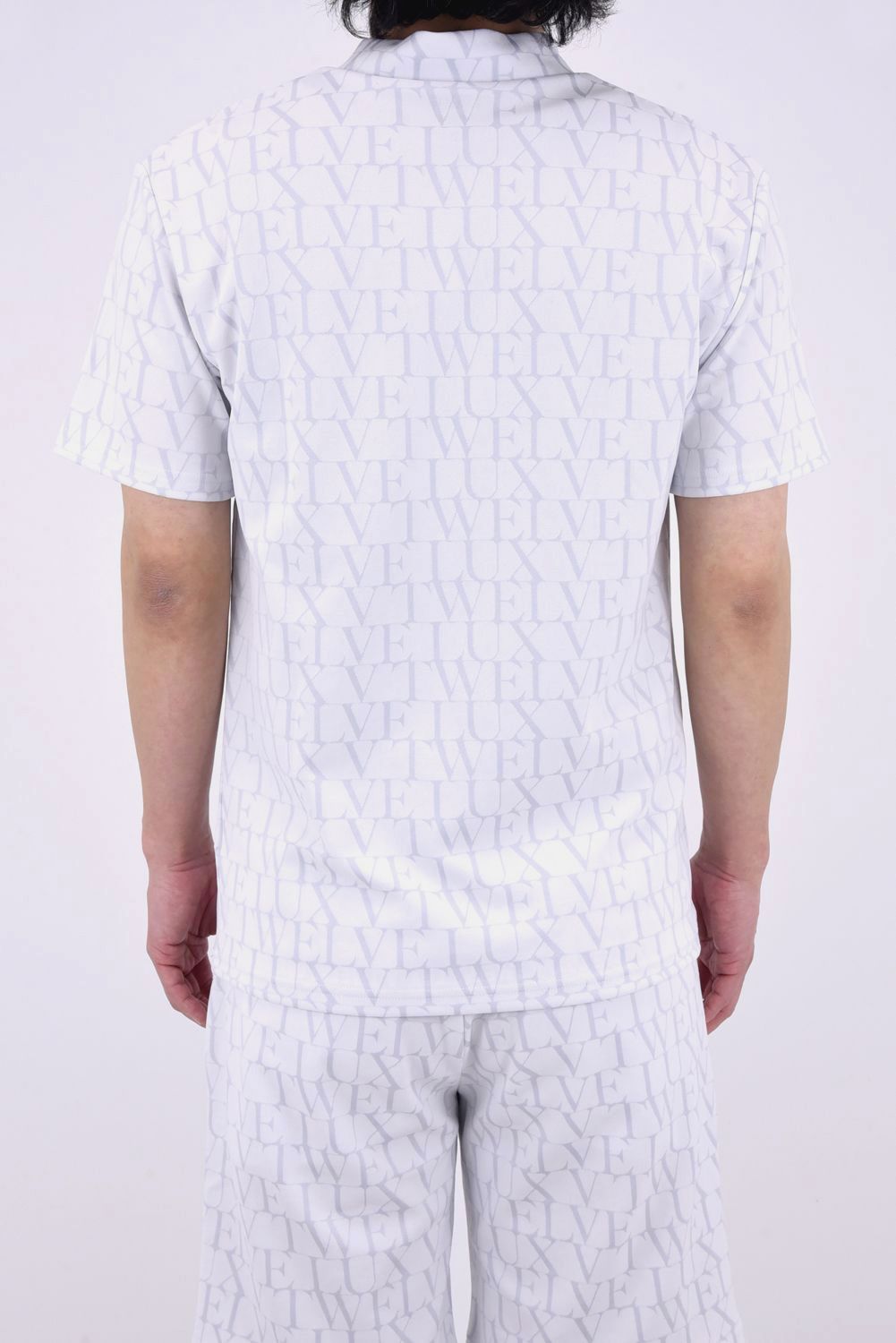 V12 - 【V TWELVE LUX】 LX ALL LETTER MOCK / ロゴ総柄 半袖