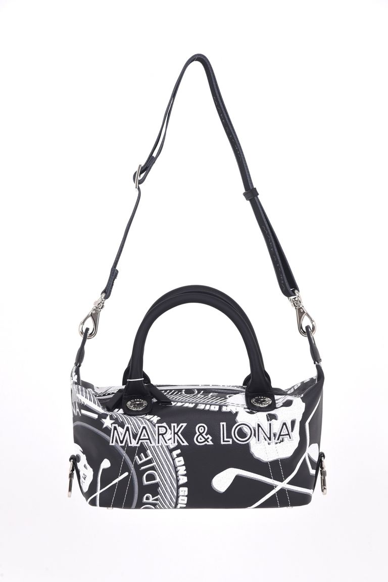 取り外し可能なショルダーストラップも付属し、シーンに応じた持ち方が可能な2WAY仕様。