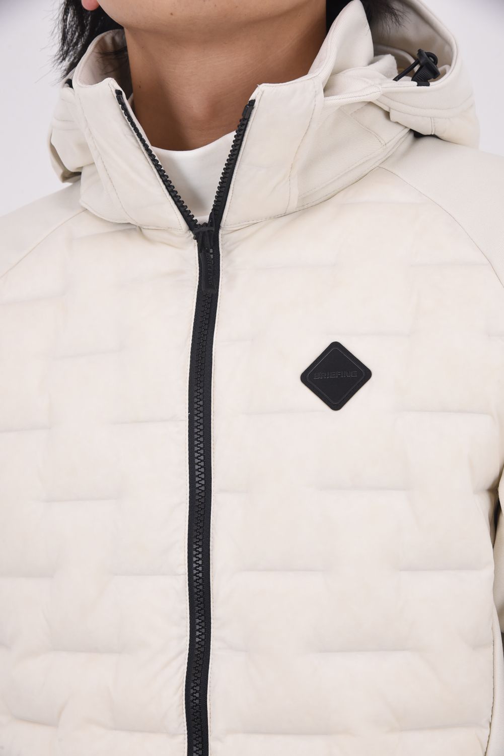 【25AW】 MEN'S HYBRID DOWN PARKA / ストレッチタフタ ダイヤモンドロゴ ハイブリッドダウンジップパーカー (ベージュ)