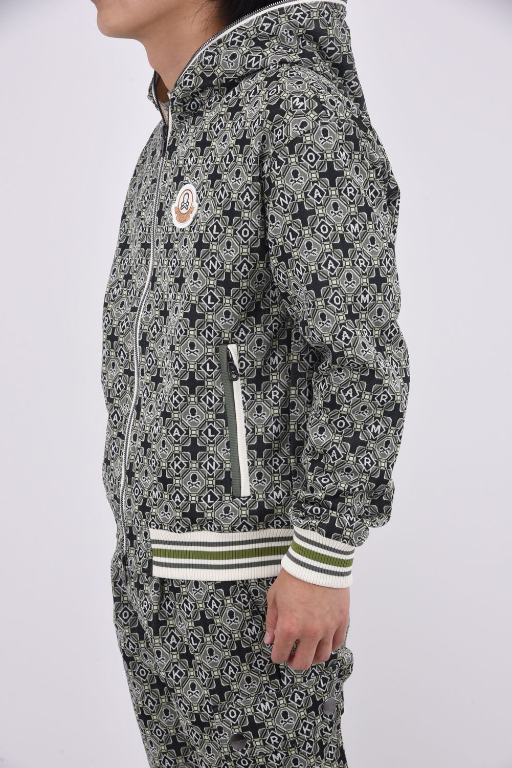 【2025AW 木村拓哉さん着用 VOL.7】 ROSETTE JACQUARD JERSEY HOODIE / ジオメトリックパターン 裏起毛 フーデッドジャケット (カーキ)