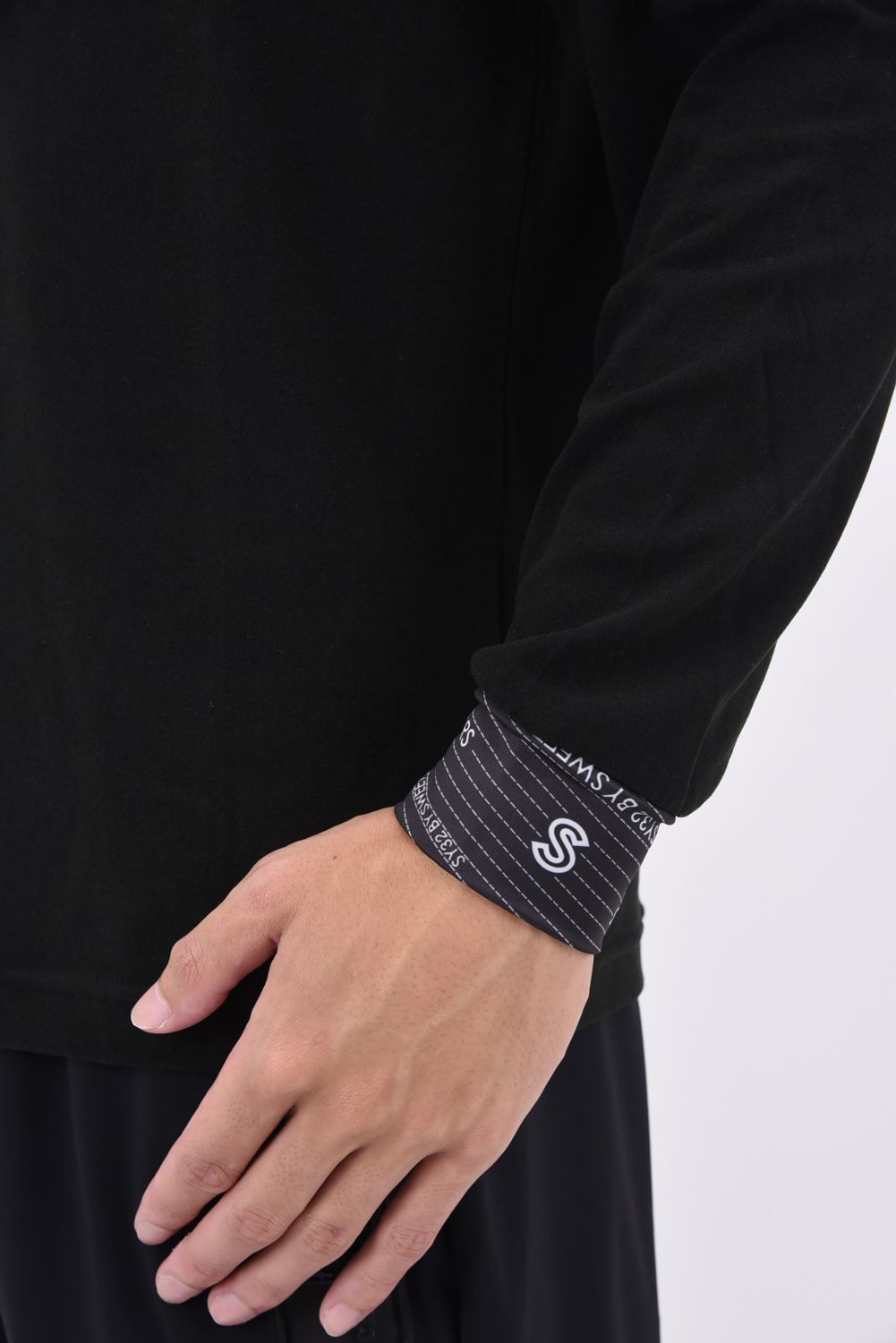 NECK GRAPHIC PREMIEREWARM SHIRTS / ロゴ マイクロフリース タートルネックシャツ ブラック*