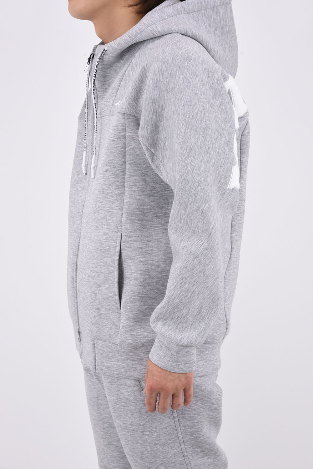 【26AW】 BONDING ZIP PARKA / ボンディング素材 BIGバックロゴ ジップアップパーカー (グレー)