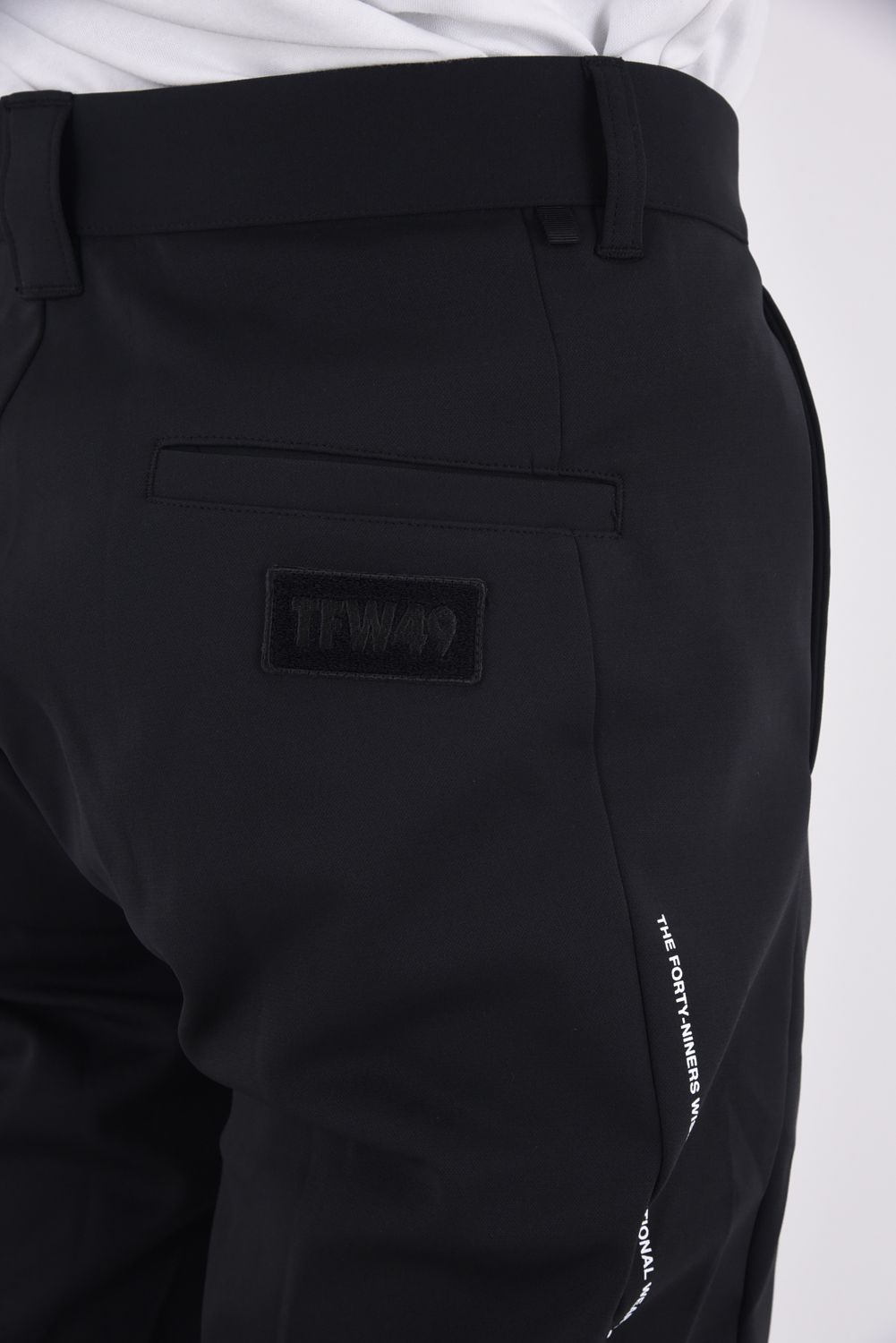 【25AW】 MULTI PURPOSE BLOUSON / ダンボール素材 異素材切り替え ストレッチロングパンツ (ブラック/ブラック)