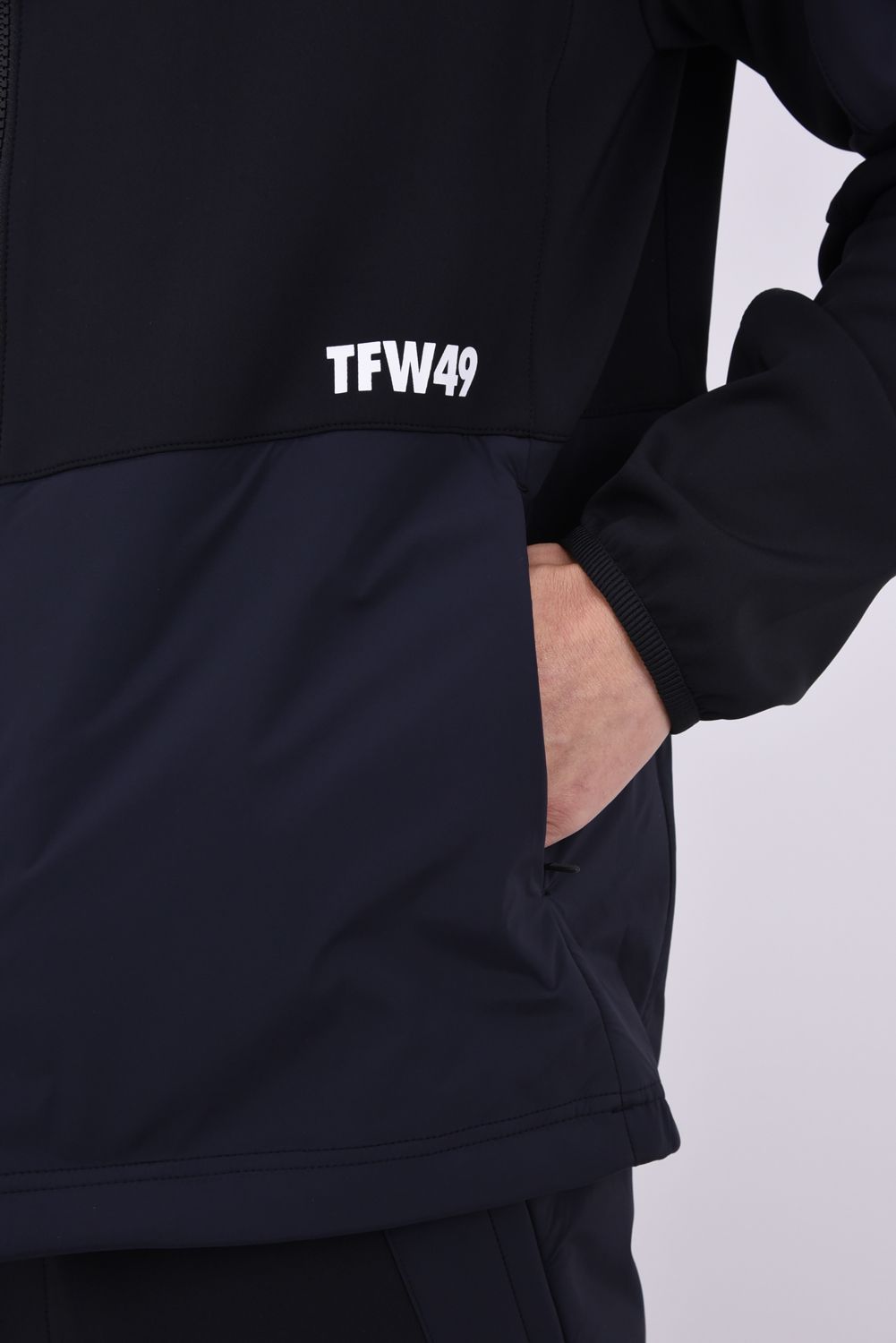 【26AW】 ACTIVE HOODED JACKET / ストレッチナイロン&ダンボールニット フーデッドジャケット (ブラック/ブラック)