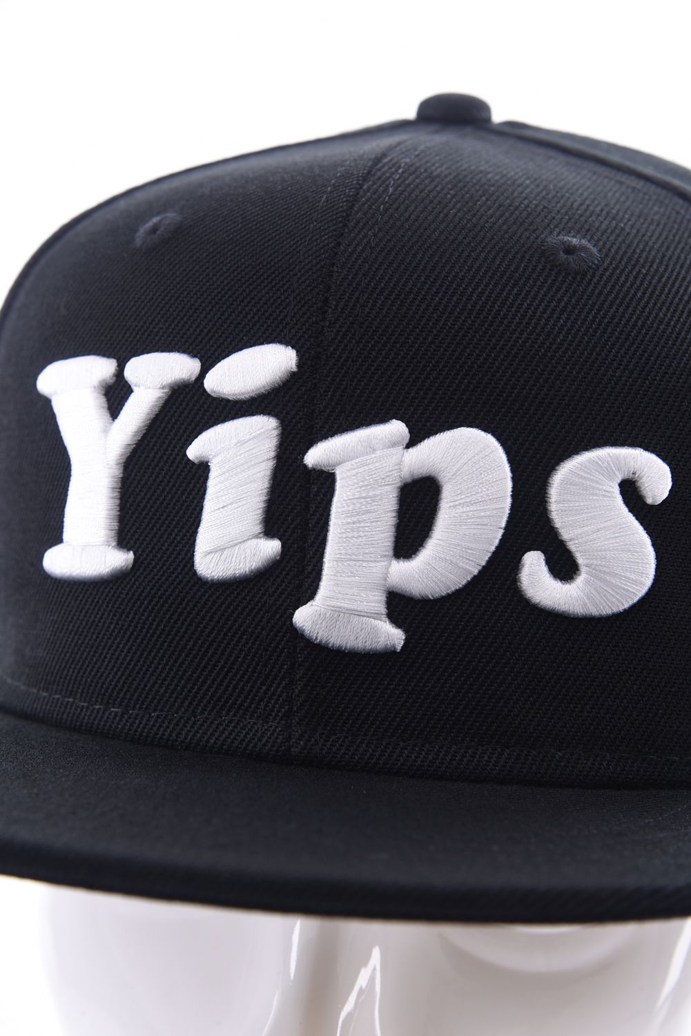 Yips CAP / 3D刺繍 筆記体ロゴ キャップ (ブラック)