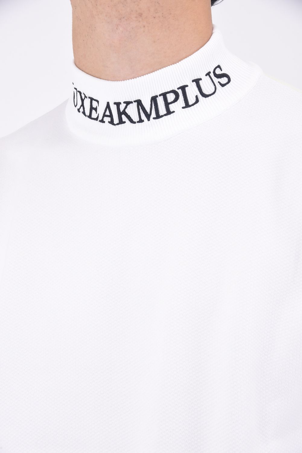 LIGHTWEIGHT LOGO KNIT / ブランドロゴ ライトウエイト ロングスリーブ ハイネック ニット ホワイト