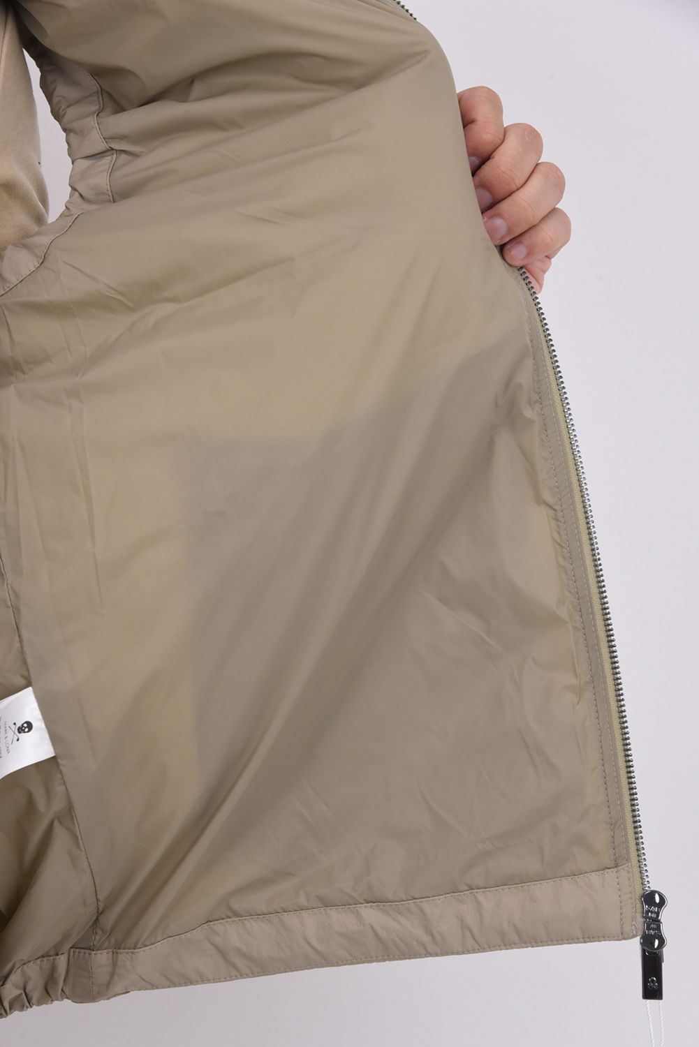 【2025AW】 SYNK SEAMLESS DOWN VEST / ドットパターンシームレス ダウンベスト (カーキ)