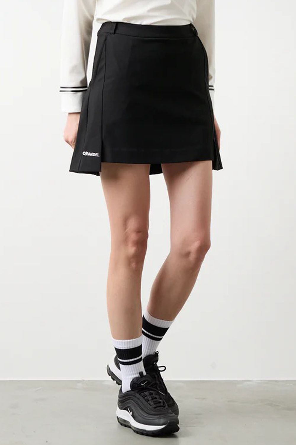 【25AW】【レディース】 BACK SIDE PLEATS SKIRT / バック サイド プリーツスカート (ブラック)