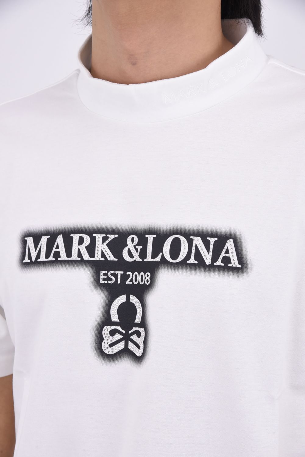 【26SS】 BLUR SIGN SPECTRUM PERFORMANCE MOCK / ブラープリント スワロフスキー モックネックTシャツ (ホワイト)