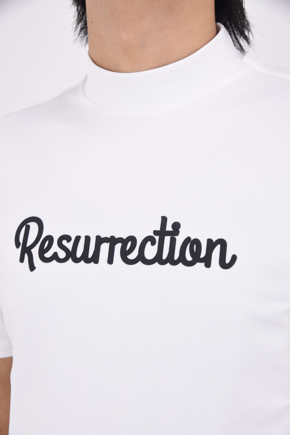 【26SS】 SILICON LOGO MOCK NECK / モノトーンシリーズ 3Dシリコンロゴ モックネックTシャツ (ホワイト)*