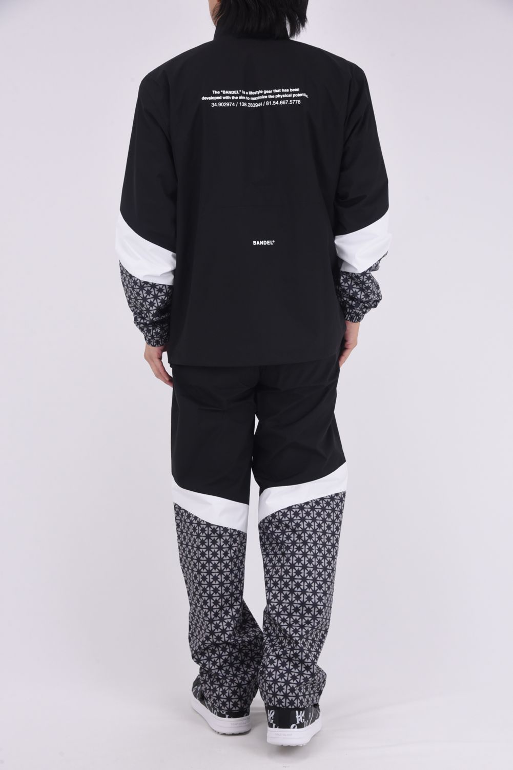 【25AW】 SWITCH DROST WIND PANTS / 異素材切り替え ルーズフィット ウィンドストッパーパンツ (ブラック)