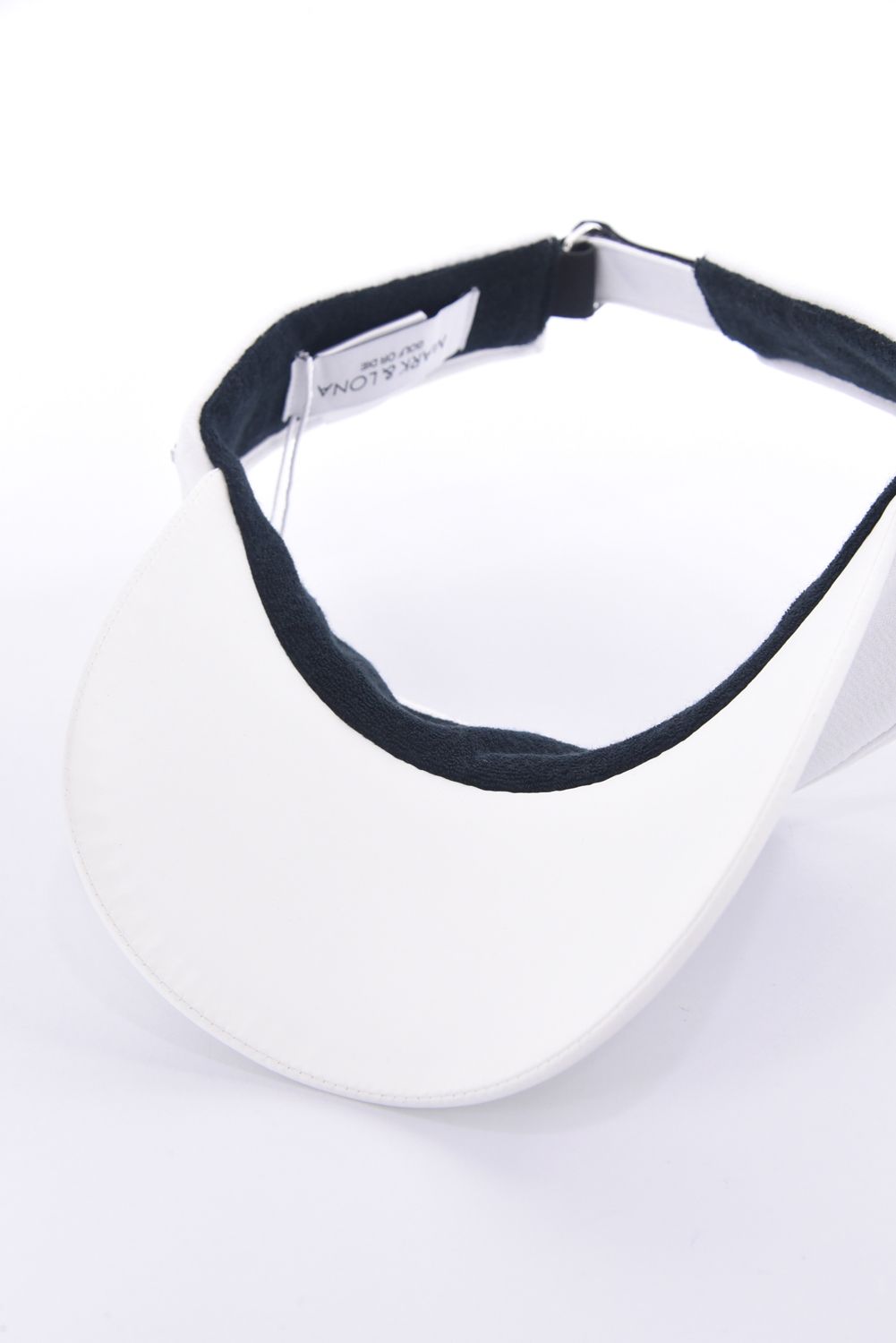 【2026SS 木村拓哉さん着用 VOL.1】 GAUGE CAMO LEATHER TRIM VISOR / カモフラージュパターン 異素材切り替え メタルプレート サンバイザー (ホワイト)