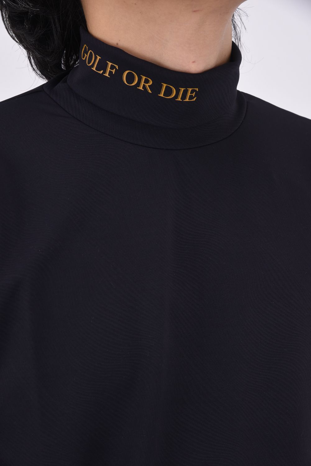 【2024AW 木村拓哉さん着用 VOL.2】 ATLANTIS PERFORMANCE MOCK NECK / モアレパターン ビックロゴ モックネック (ブラック)