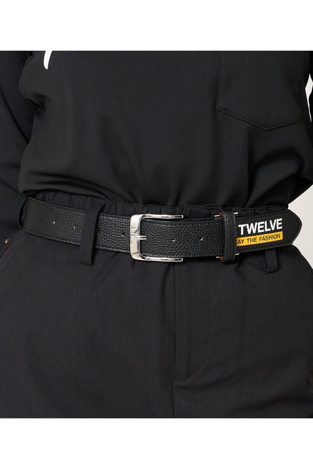 【26AW】 EXP BELT / ブランドロゴ アクセントカラー レザー調ベルト (ブラック)