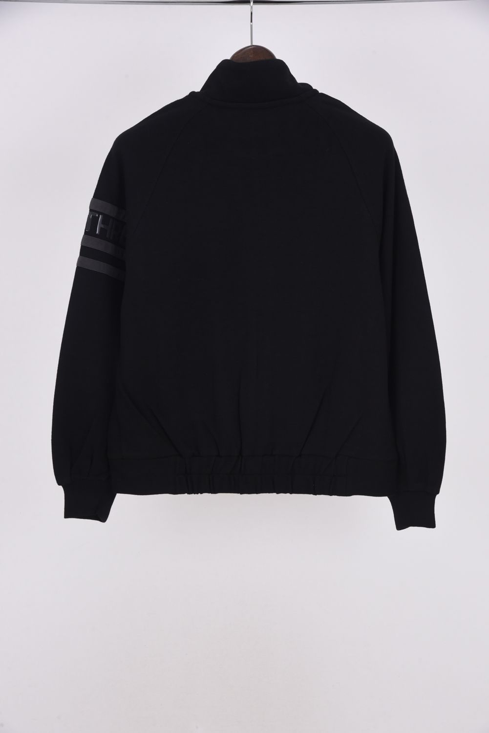 【25AW】【レディース】 KI-XXX THREE SLEEVE LINE FULL ZIP JACKET / 袖 ライン フル ジップ ジャケット (ブラック)