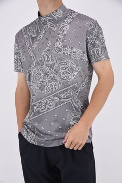 【MID SUMMER COLLECTION】 SS MOCK BANDANA / アイコンロゴ オリジナルバンダナ柄 半袖 モックネック Tシャツ (グレー)
