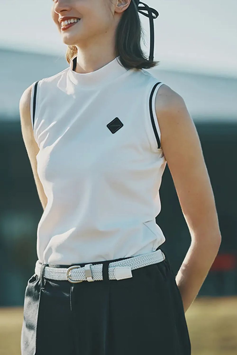 【26SS】【レディース】 WOMEN’S NECK LOGO NS HIGHNECK / ダイヤモンドロゴ ノースリーブ ハイネックトップス (ホワイト)
