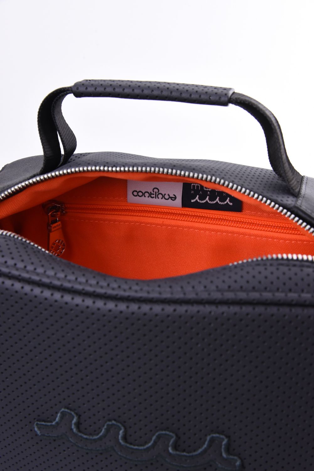【26AW】 CONTINUA PUNCHING ETHICAL LEATHER POUCH BAG / パンチングエシカルレザー 2WAYポーチバッグ (ブラック)