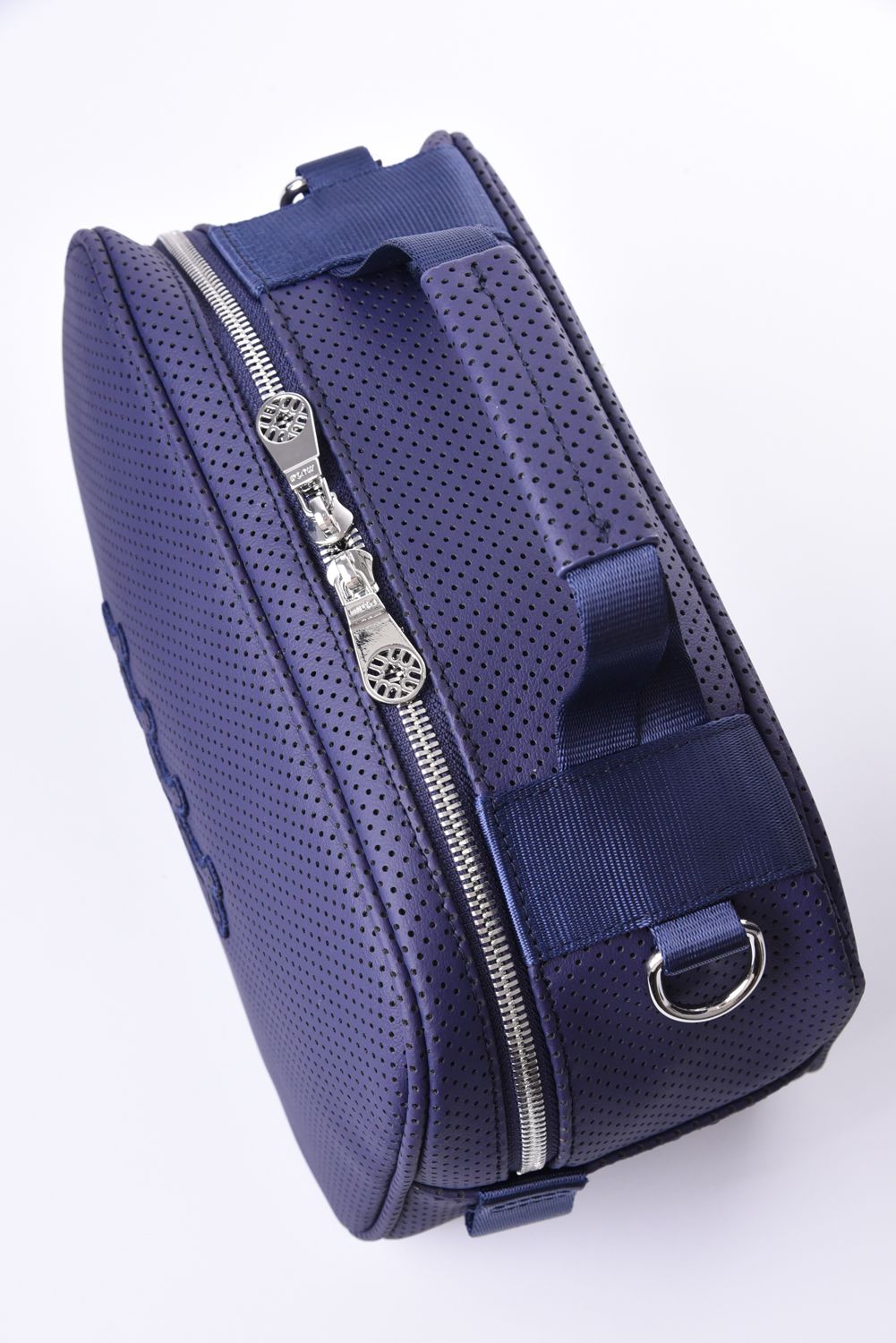 【26AW】 CONTINUA PUNCHING ETHICAL LEATHER POUCH BAG / パンチングエシカルレザー 2WAYポーチバッグ (ネイビー)