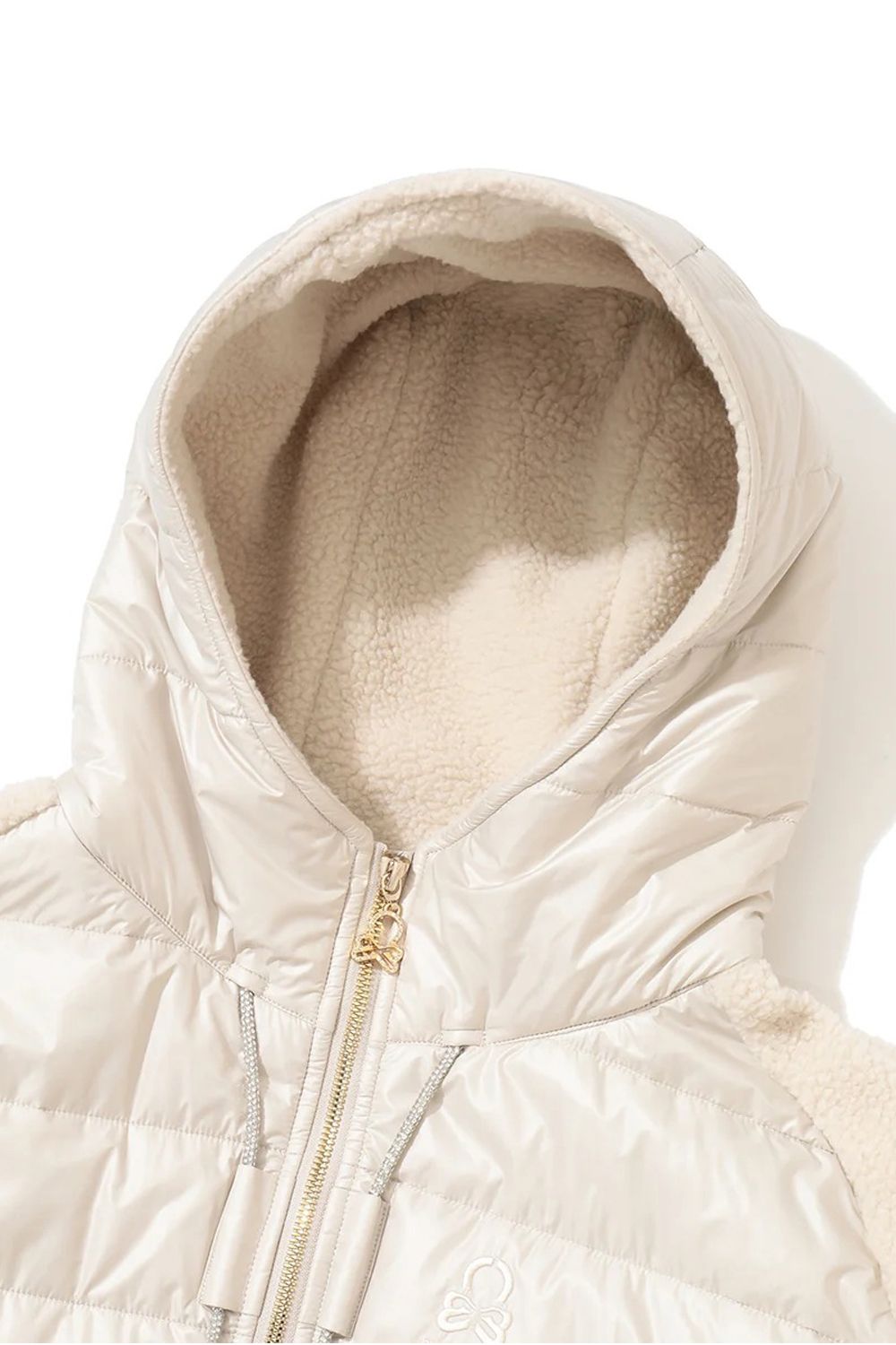 【26AW】【レディース】 ELYSIA HYBRID PADDING JACKET / トライバルハートバックロゴ パディングアウター (ベージュ)