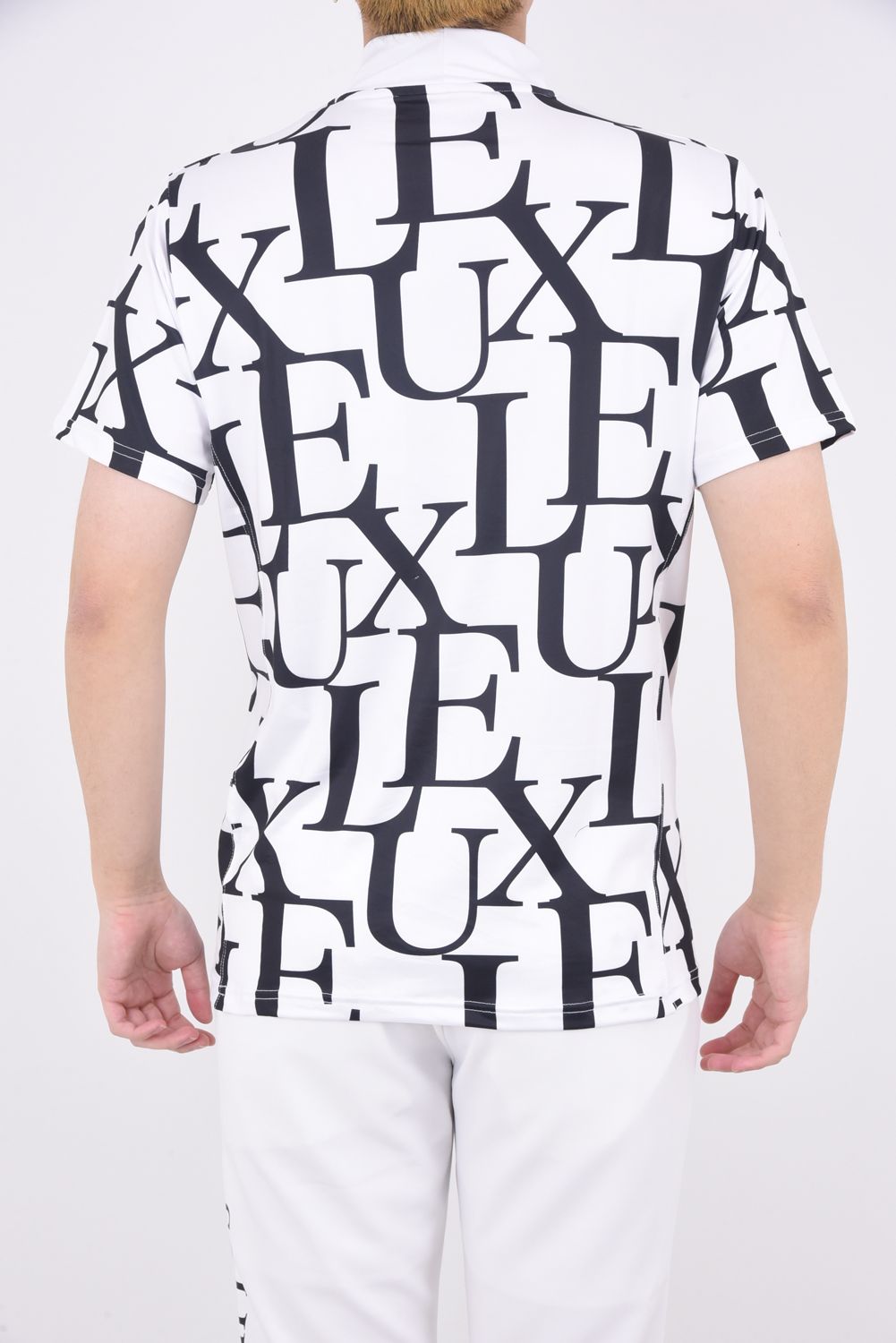 LUXE PATTERN MOCK NECK T-SHIRTS / 総柄ロゴ 半袖 モックネック Tシャツ (ホワイト)