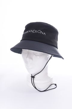 TLB BUCKET HAT / チャーム付きバケットハット ブラック