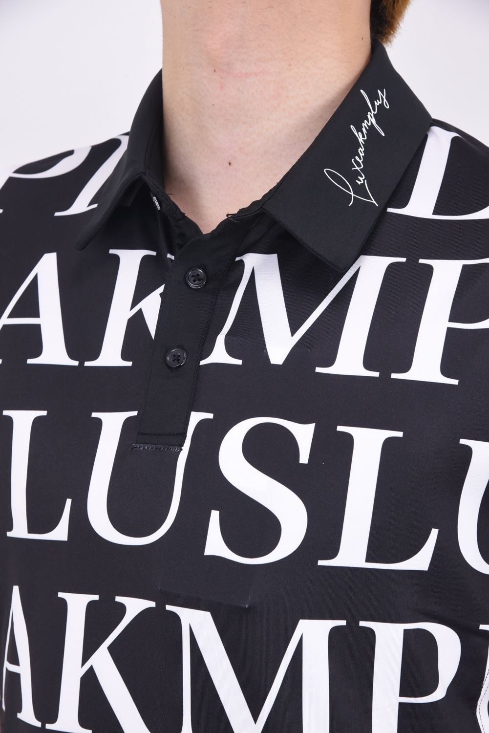 HORIZONTAL PATTERN LOGO POLO SHIRTS / 襟ロゴ 総柄 半袖ポロシャツ (ブラック)