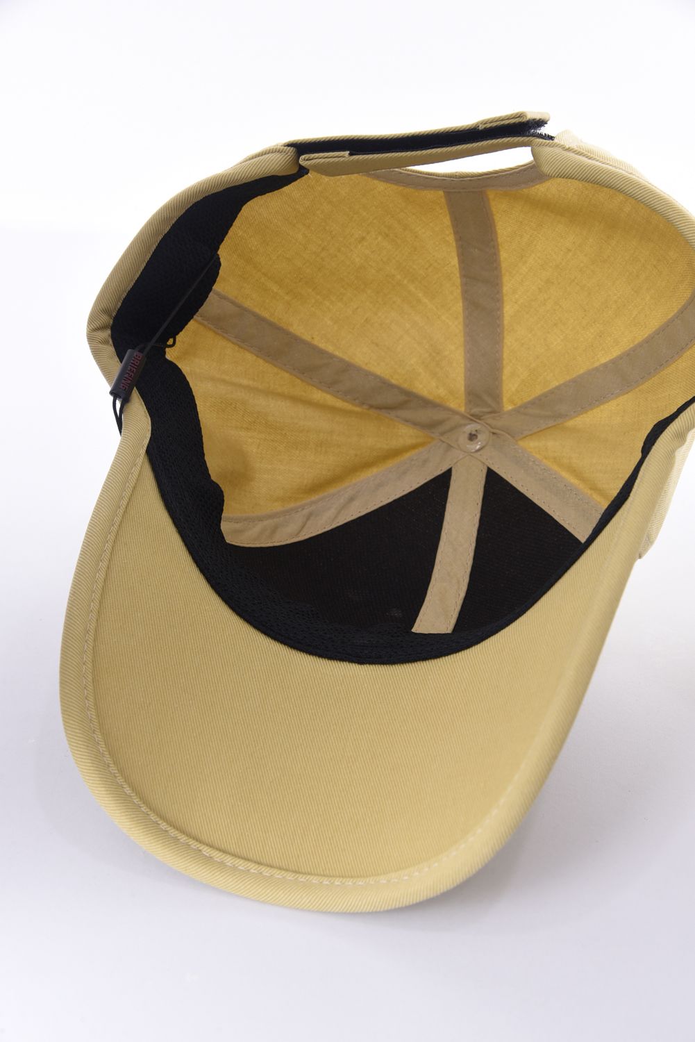 P057新品 白 BRIEFING GOLF キャップ BASIC CAP（キャップ