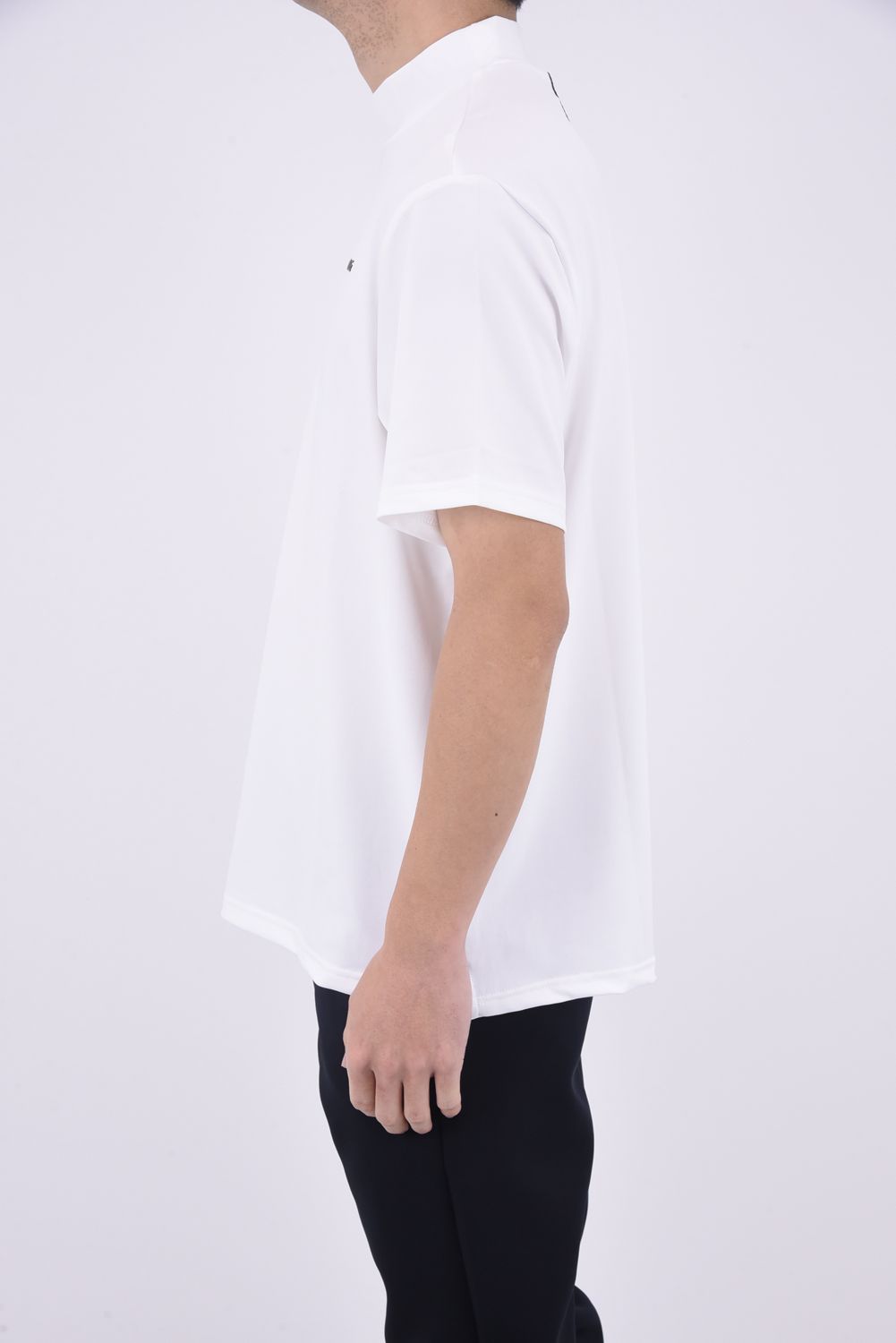 MENS BACK LOGO LINE HIGH NECK RELAXED FIT / メッシュテープ リラックスフィット ハイネックトップス (ホワイト)