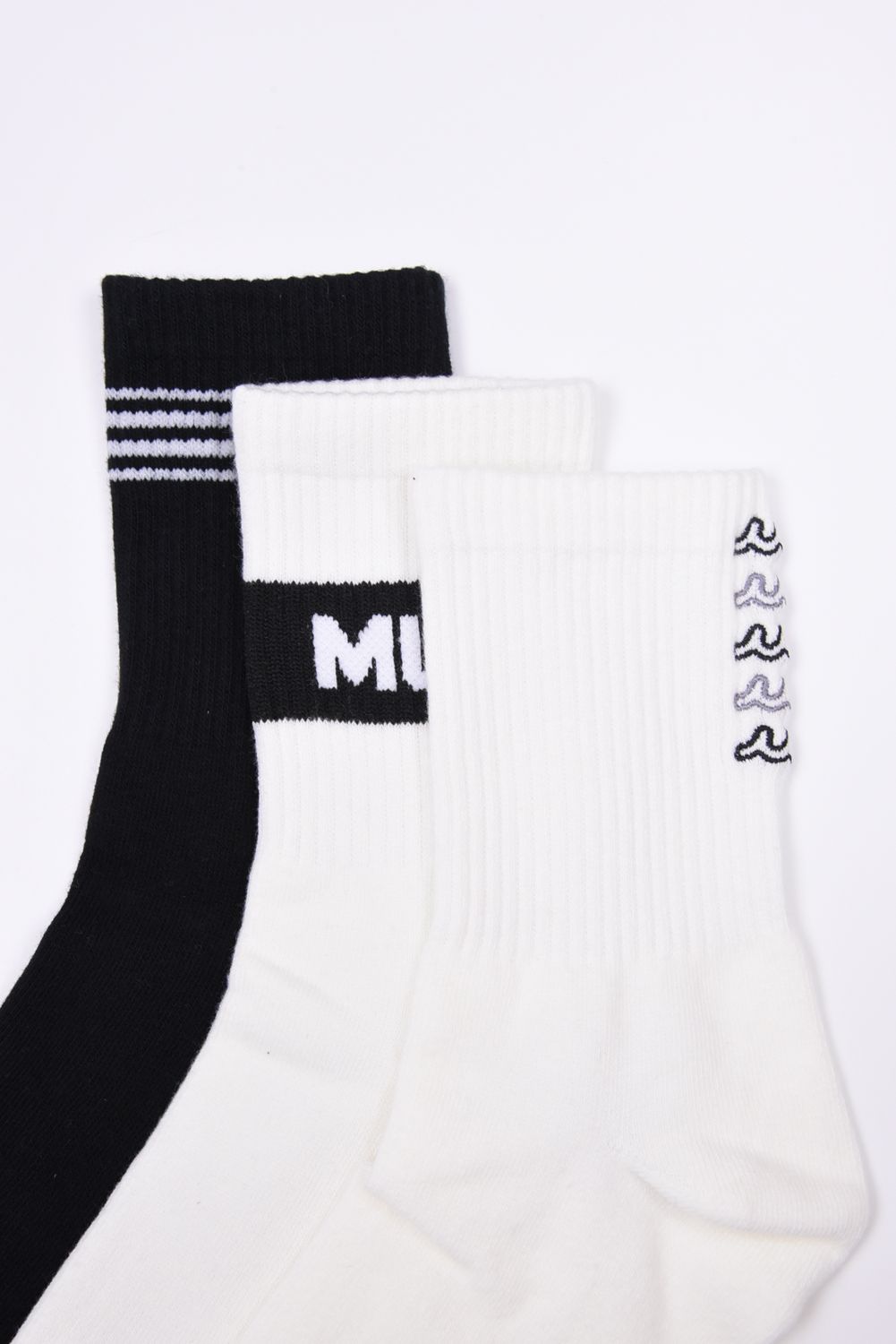 【26AW】【プレゼント好適品】 3PACK CREW SOCKS / 3枚セット ブランドロゴ クルーソックス (ホワイト/ブラック)