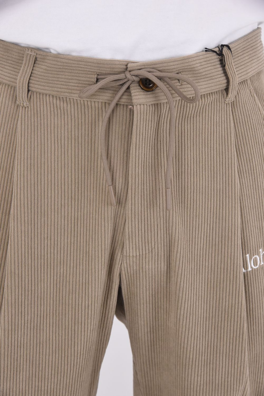 Uka Corduroy Trousers / コーデュロイ テーパードシルエット ワンタックトラウザー (ベージュ)