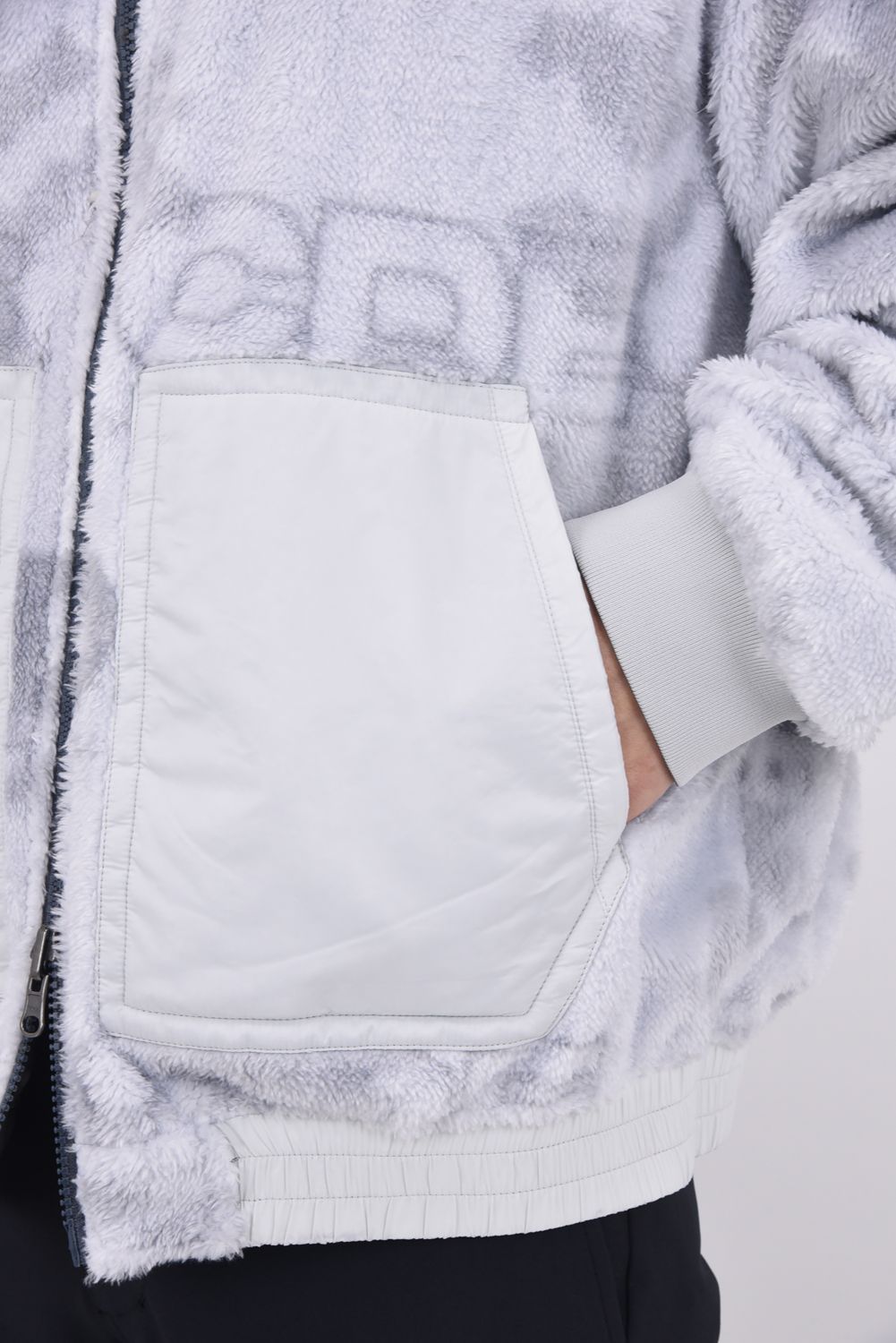 【25AW】【CDEシリーズ】 DSBJ / ナイロンタフタ ボアジャカード リバーシブル ジップブルゾン (ライトグレー)