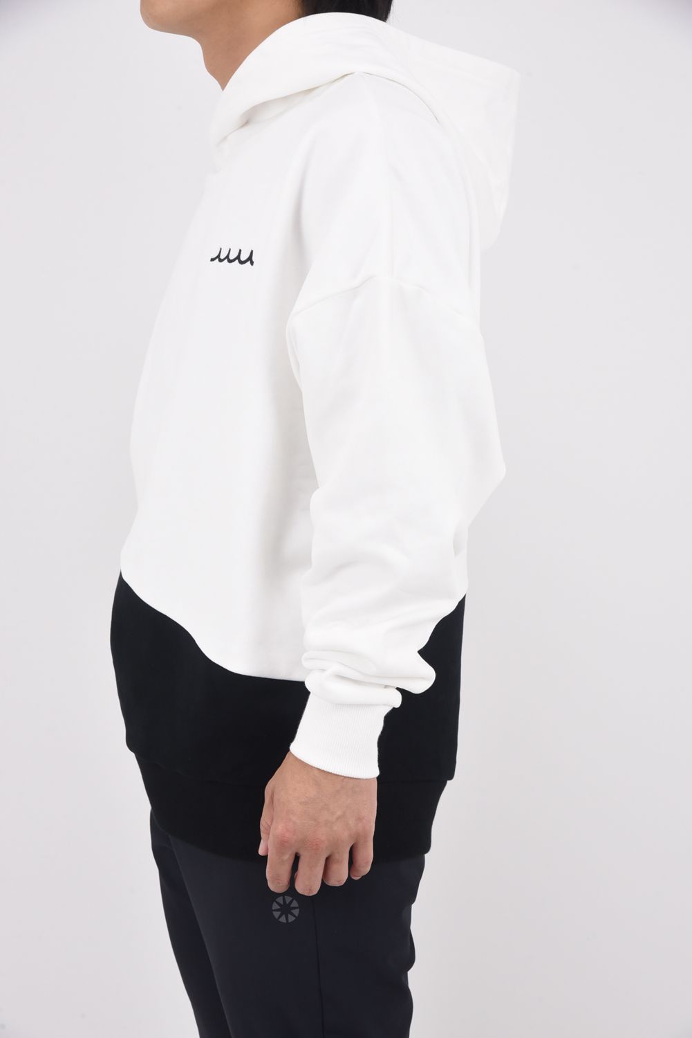 【25AW】【ユニセックス】 BIG PULLOVER HOODIE (BICOLOR) / ビッグシルエット バイカラー プルオーバーパーカー (ホワイト)