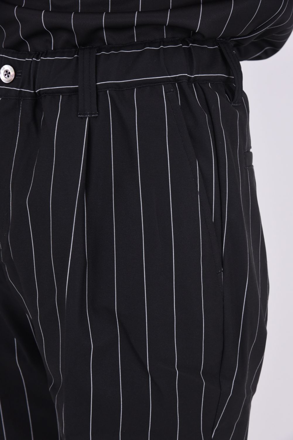 【26SS】 STRIPE TUCK HALF PANTS / ピンストライプ タックショートパンツ (ブラック)