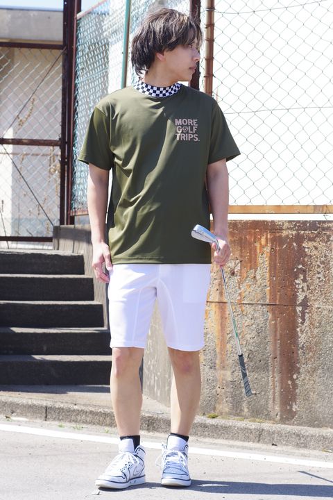【DEVEREUX GOLF】 ミリタリー感溢れるカラーのモックTを使用したスタイル