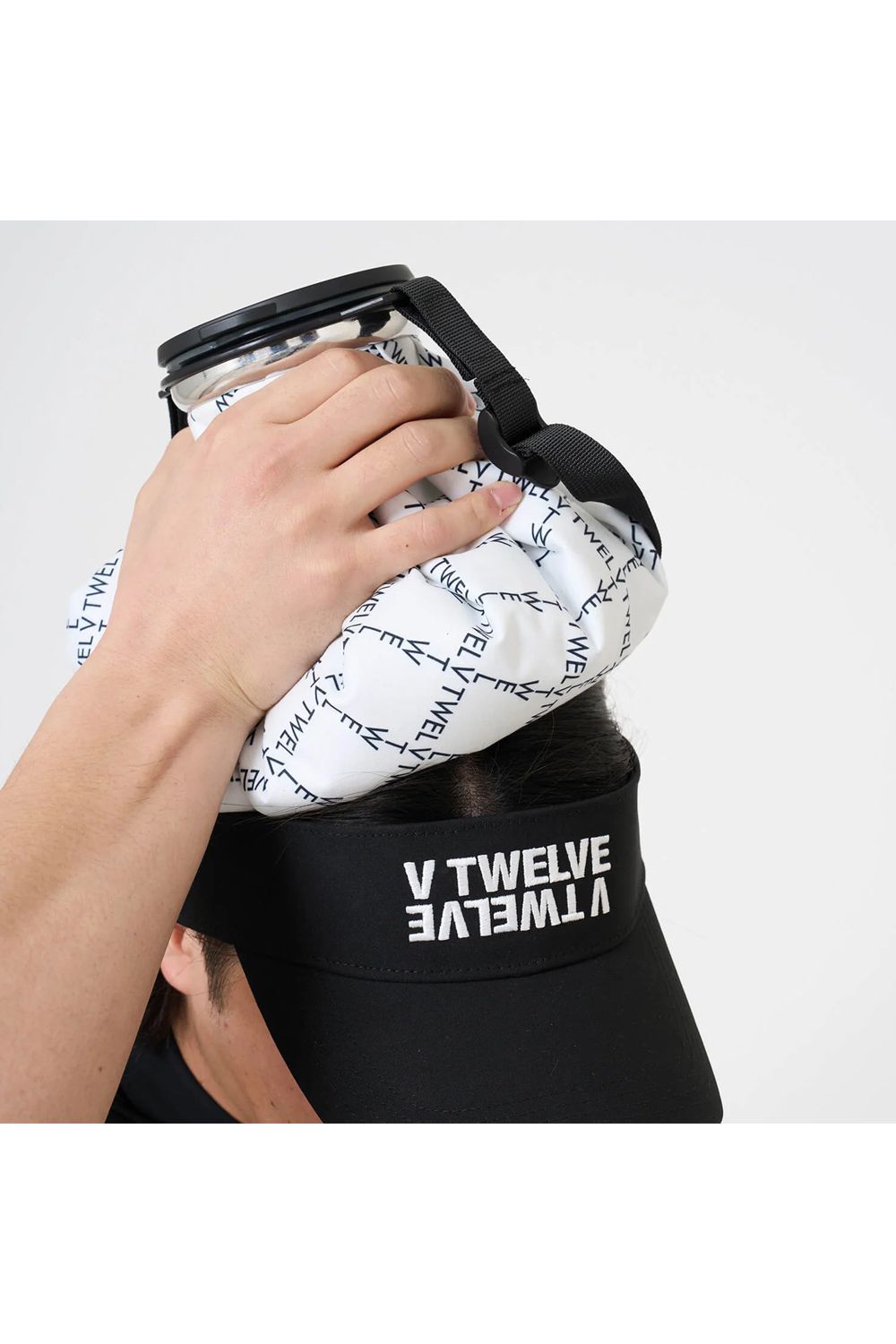 【26SS】 TYPO GRID ICE BAG / ブランドロゴ総柄 アイスバッグ (ホワイト)