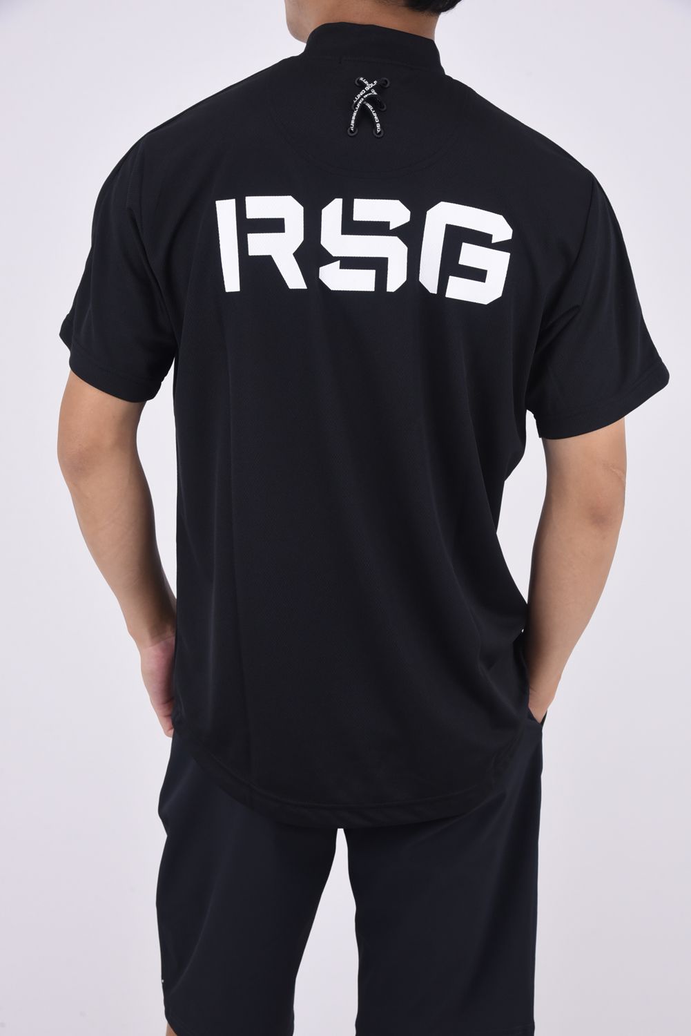 RUSSELUNO - LONG FIT S/S MOCKNECK / RSGロゴ ハイネック ショートスリーブ モックネック Tシャツ (ブラック)  | GOSSIP GOLF