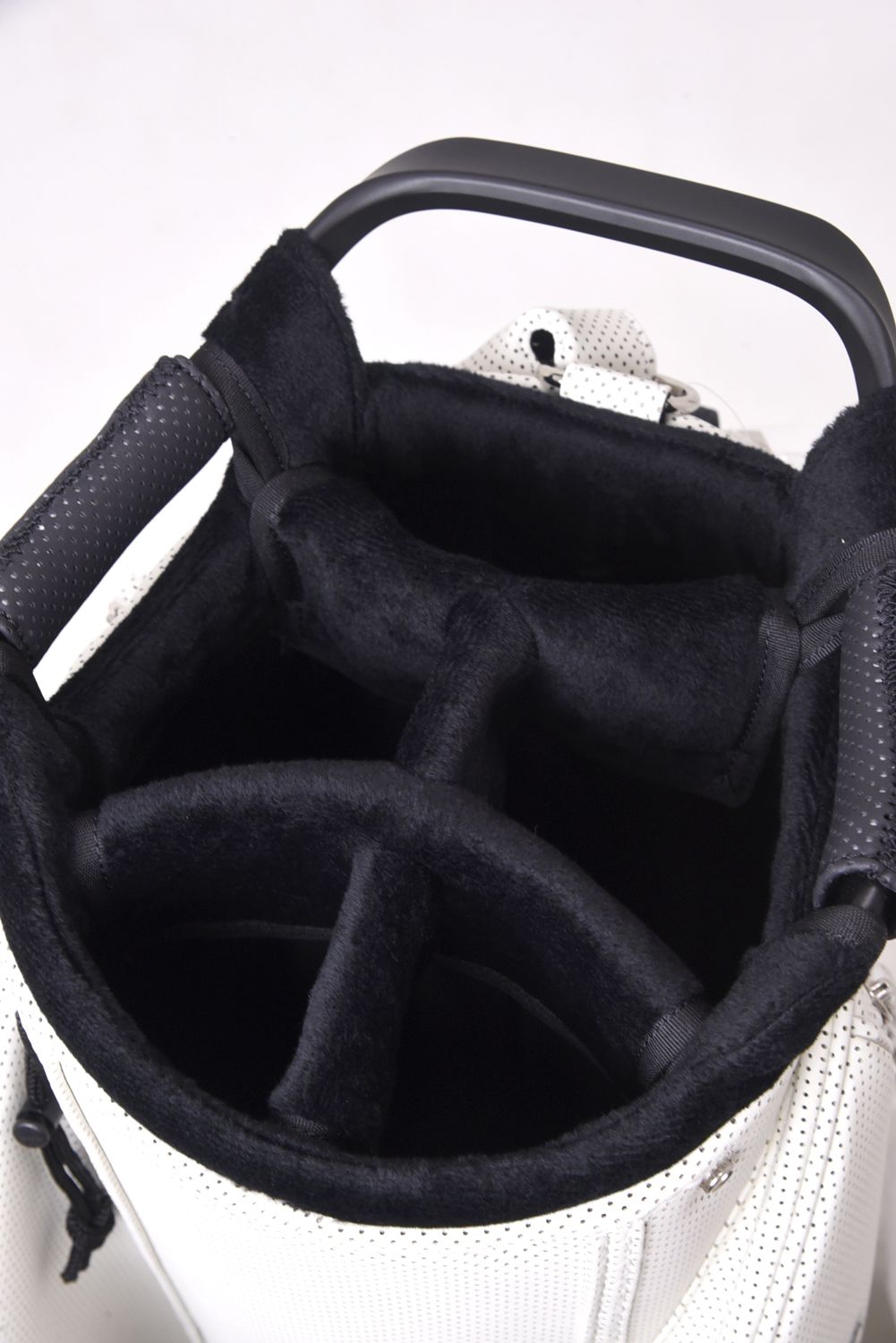 【26SS】【銀行振込・代金引換不可】【返品・交換不可】 CADDY BAG & HEAD COVER / パンチングエシカルレザー カートタイプ キャディバッグ&ヘッドカバーセット (ホワイト)