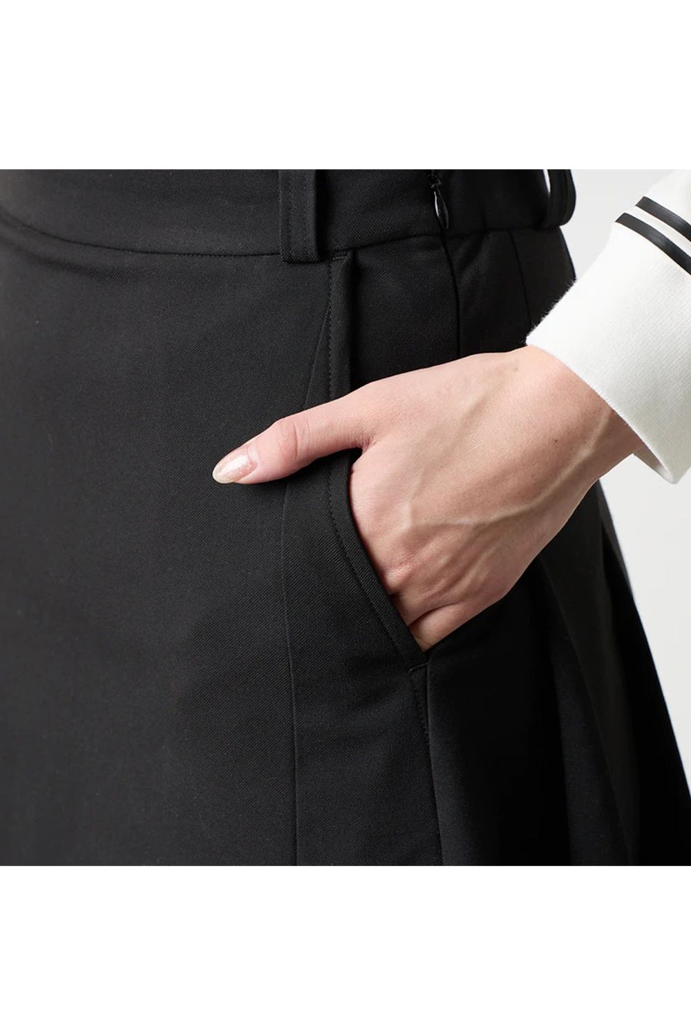 【25AW】【レディース】 BACK SIDE PLEATS SKIRT / バック サイド プリーツスカート (ブラック)