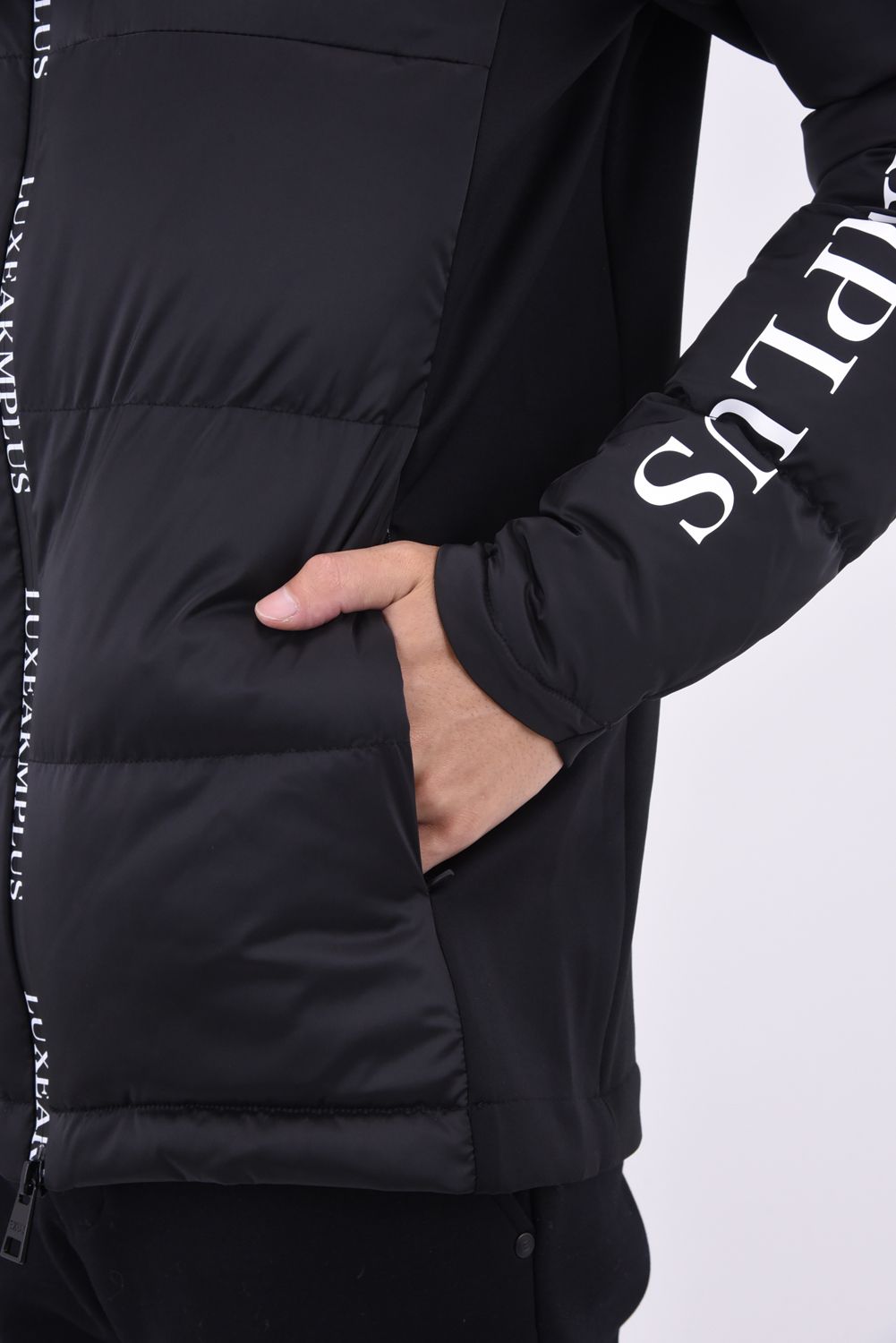 STAND ZIP FIT PADDING / ロゴ ジップアップ ブルゾン (ブラック) 『LEON1月号P192掲載商品』